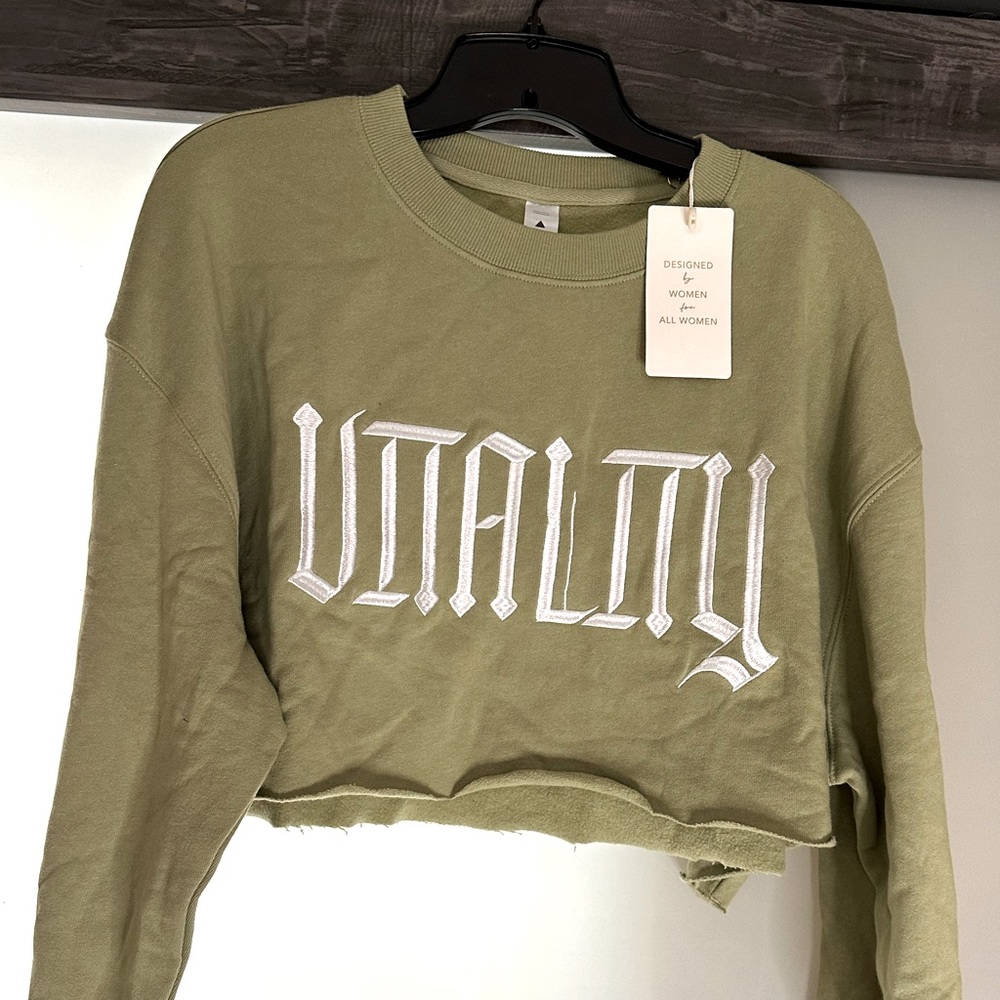Medium Vitality cropped hoodie in sage